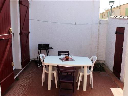 Holiday Home/Apartment - 6 persons -  - 66750 - St Cyprien