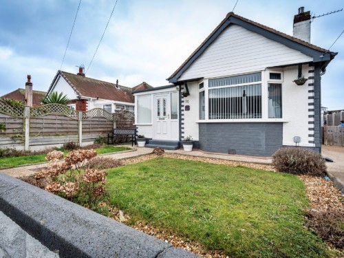 Bungalow - 4 persons -  - LL19 7UL - Prestatyn