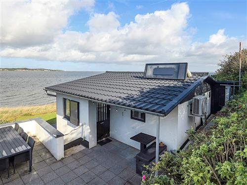 Sommerhus - 4 personer -  - Strandvejen - Hvalpsund - 9640 - Farsø