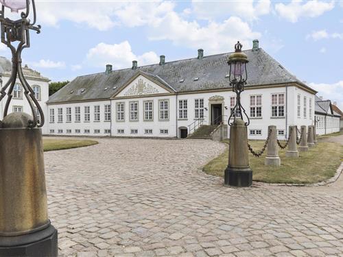 Sommerhus - 26 personer -  - Lerchenborg - Vestsjælland - 4400 - Kalundborg