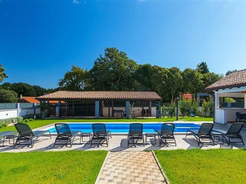 Sommerhus - 8 personer -  - Ulica Tromba Giuseppe - 52204 - Sisan