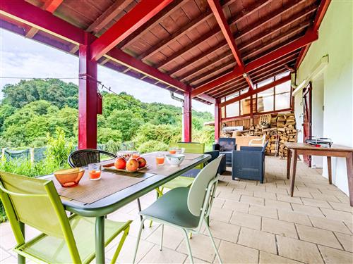 Holiday apartment - 4 persons -  - Saint Pée Sur Nivelle - 64310