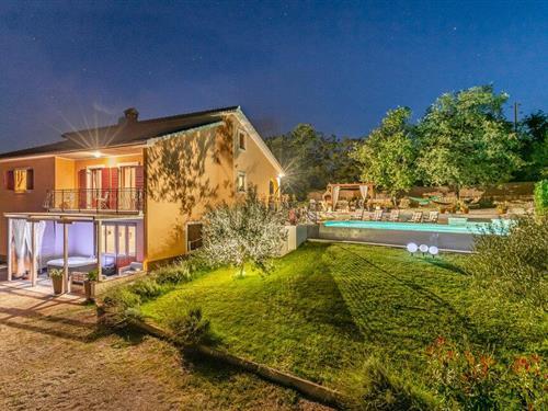 Sommerhus - 6 personer -  - Picupari - Tinjan-Picupari - 52444 - Tinjan