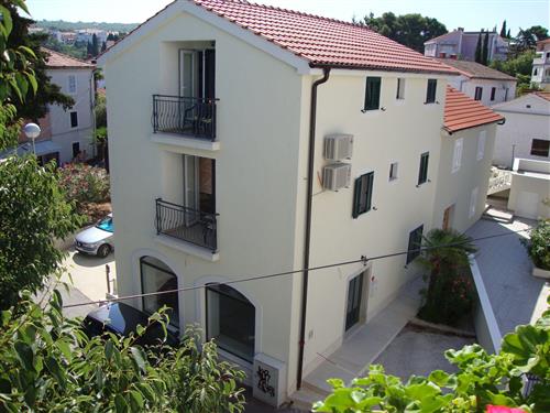 Holiday apartment - 3 persons -  - Ulica Lina Bolmarcica - 51511 - Malinska