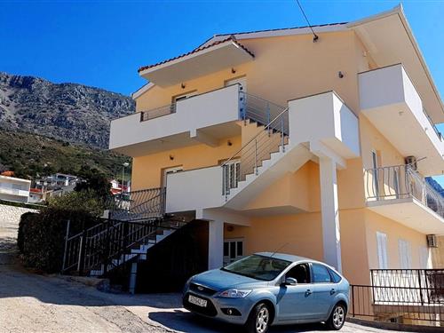 Holiday Home/Apartment - 8 persons -  - Stanici - 21310 - Stanici