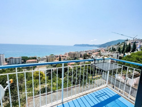 Holiday apartment - 5 persons -  - 17021 - Alassio