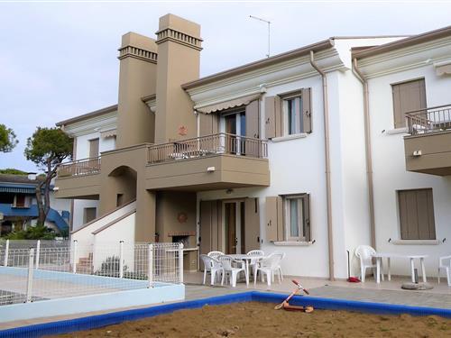 Holiday Home/Apartment - 6 persons -  - 30016 - Jesolo