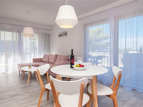 Holiday apartment - 5 persons -  - 21420 - Bol
