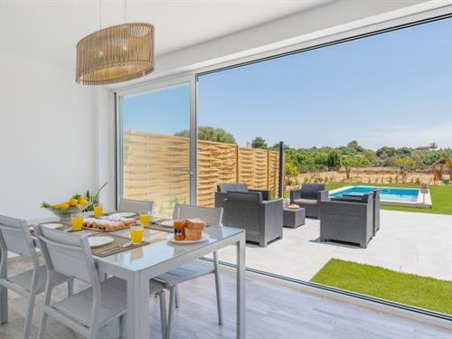 Holiday home - 8 persons -  - 07430 - Llubi