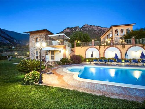 Feriehus - 20 personer -  - SP - 84050 - Giungano