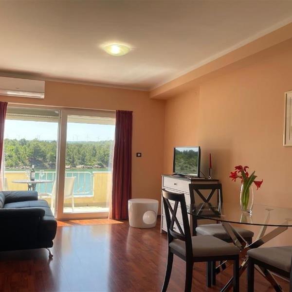 Emne nr.: 359-HR-23450-22