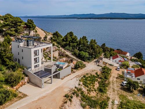 Holiday Home/Apartment - 8 persons -  - Vela Farska - Brac-Nerezisca - 21423 - Nerezisca