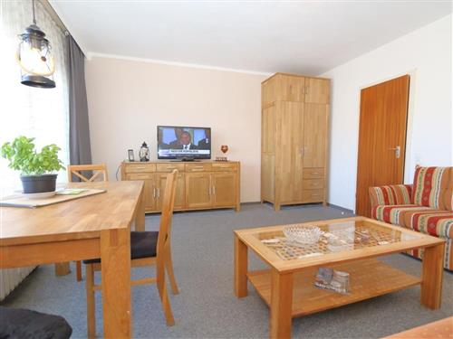 Holiday Home/Apartment - 2 persons -  - Hauptstraße - 25996 - Wenningstedt-Braderup Auf