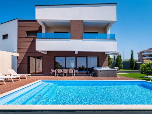 Holiday home - 10 persons -  - Obilaznica - Pag-Novalja - 53291 - Novalja