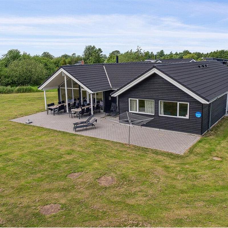 Sommerhus - 16 personer -  - Blommestien - Marielyst - 4872 - Idestrup