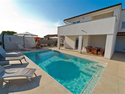Holiday home - 6 persons -  - Pula - 52100