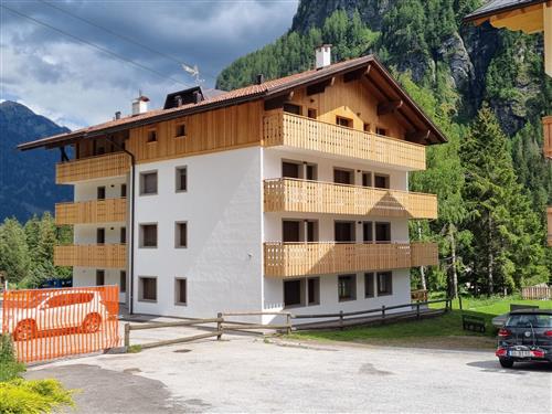 Feriehus / leilighet - 4 personer -  - STREDA DOLOMITES  98 INT - 38031 - Campitello Di Fassa