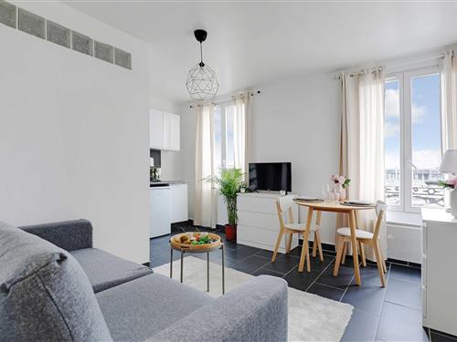 Holiday Home/Apartment - 2 persons -  - 93500 - Pantin