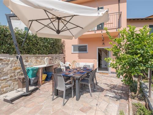 Holiday Home/Apartment - 6 persons -  - Via Ascheri - 18100 - Borgo D'oneglia