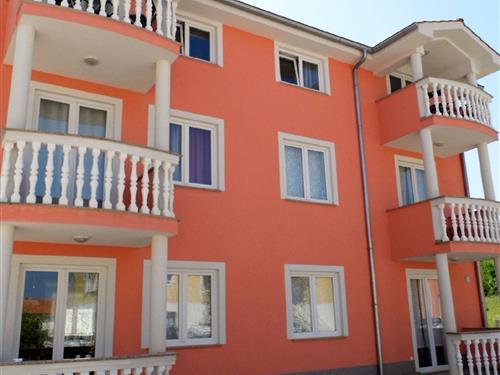 Holiday Home/Apartment - 6 persons -  - Ulica Pavus IV - 51511 - Bogovici