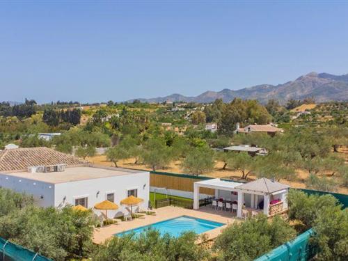 Holiday Home/Apartment - 8 persons -  - 29120 - Alhaurín El Grande