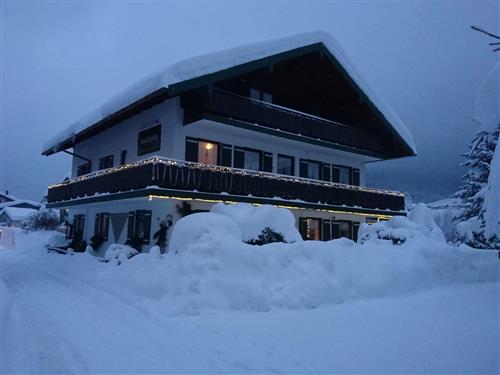 Ferienhaus - 1 Person -  - Schloßstraße - 83324 - Ruhpolding