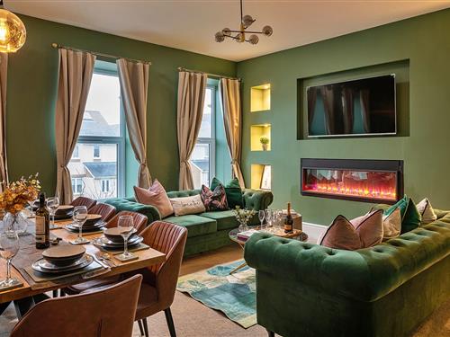 Holiday apartment - 15 persons -  - LL53 5NT - Pwllheli
