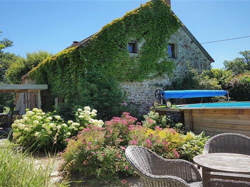 Holiday home - 5 persons -  - 63700 - Moureuille