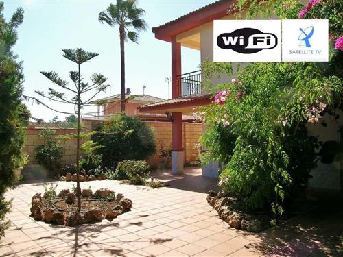 Holiday Home/Apartment - 5 persons -  - Arrayan - 21440 - Islantilla