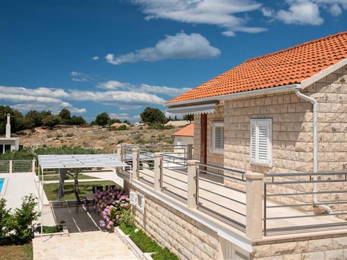 Holiday home - 6 persons -  - Donji Humac - 21423 - Donji Humac