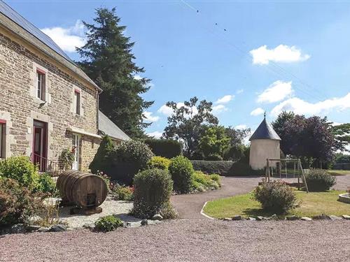 Holiday home - 10 persons -  - Route de la Voie de la Liberté - 50860 - Moyon Villages