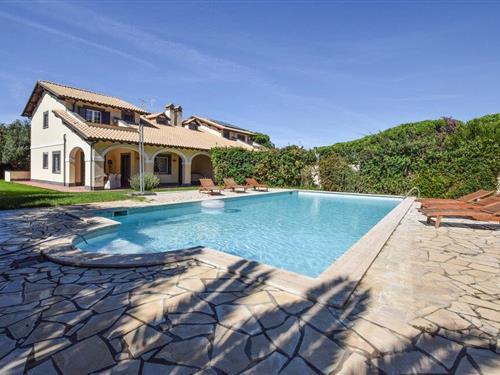 Sommerhus - 8 personer -  - Via Cleusinia - 01016 - Tarquinia