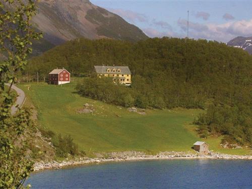 Feriehus / leilighet - 6 personer -  - Lamvikveien - 9536 - Korsfjorden