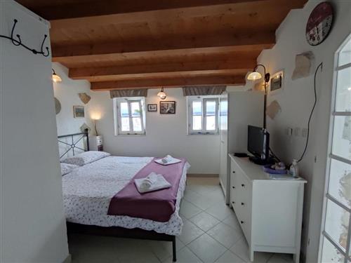 Holiday Home/Apartment - 2 persons -  - Valun - 51557 - Valun