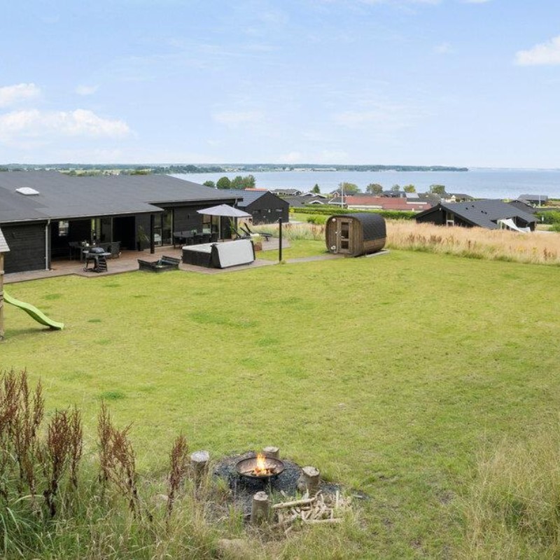 Sommerhus - 12 personer -  - Skamlingsbakken - Grønninghoved - 6093 - Sjølund