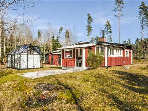 Holiday Home/Apartment - 4 persons -  - Bengtsgård - Kristinhamn/Vänern - 681 92 - Kristinehamn