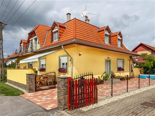 Sommerhus - 8 personer -  - Balatonmariafurdo - 8647