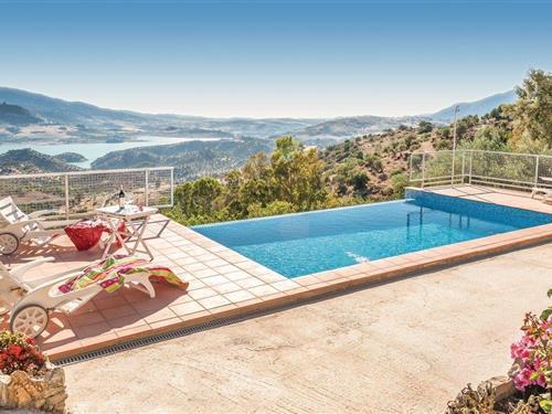 Holiday home - 6 persons -  - Carretera CA-9114 Km - El Gastor - 11687 - Cádiz