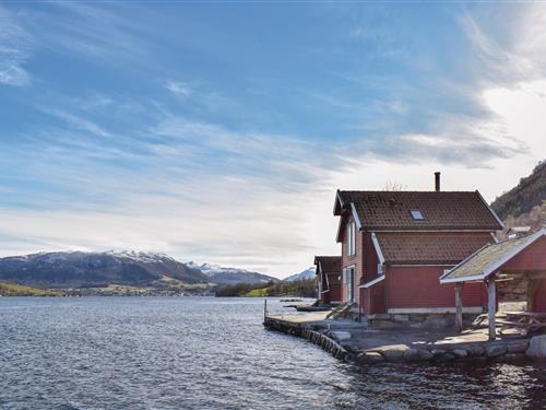 Sommerhus - 6 personer -  - Bjoavegen - Ølensvåg/Vindafjord - 5582 - Ølensvåg