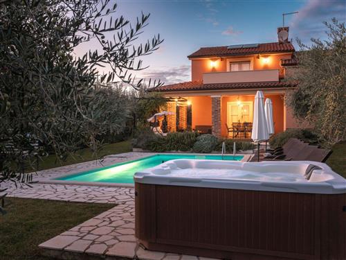 Holiday home - 8 persons -  - Porec/Kaštelir - 52464