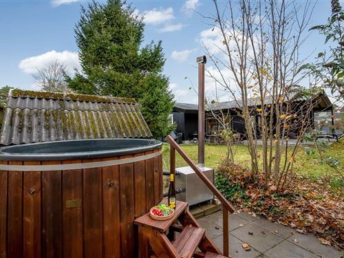 Sommerhus - 6 personer -  - Ørnevej - Marielyst - 4873 - Væggerløse
