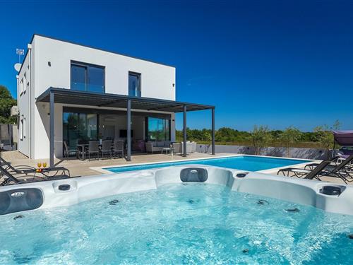 Holiday home - 6 persons -  - Pod Gruh - Liznjan - 52100 - Pula