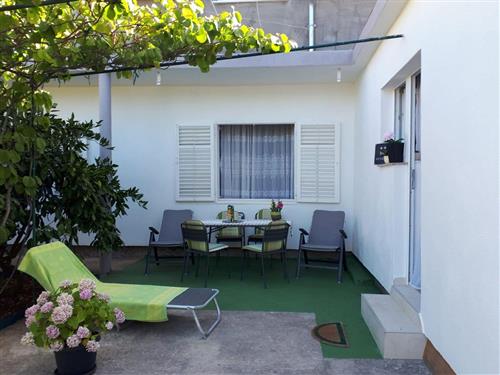 Holiday apartment - 4 persons -  - Zadarska ulica - 22213 - Pirovac