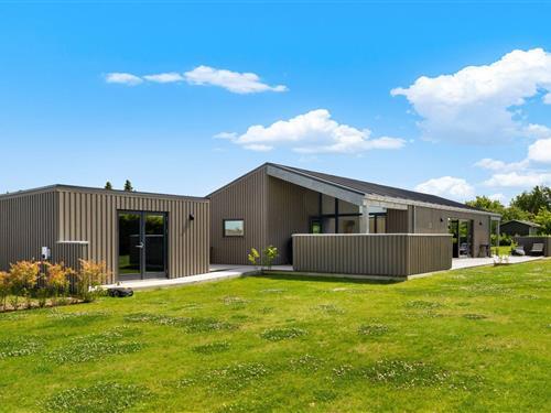 Fritidshus - 8 personer -  - Fyrrevænget - Skåstrup - 5400 - Bogense