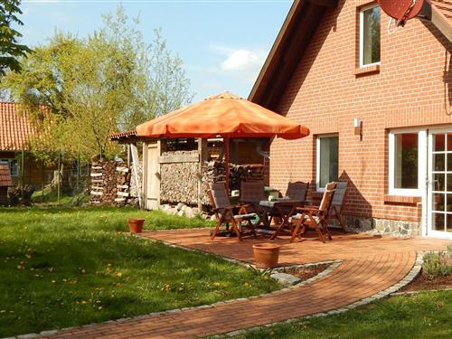 Holiday Home/Apartment - 5 persons -  - 19399 - Neu Poserin