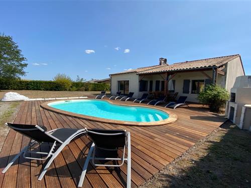 Sommerhus - 8 personer -  - 16210 - Chalais