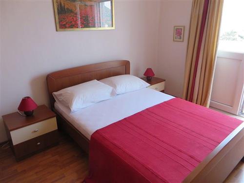 Holiday Home/Apartment - 6 persons -  - Novi put - 21328 - Drašnice