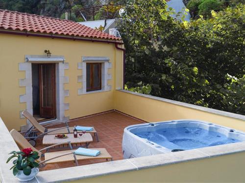 Holiday Home/Apartment - 5 persons -  - 73003 - Maheri