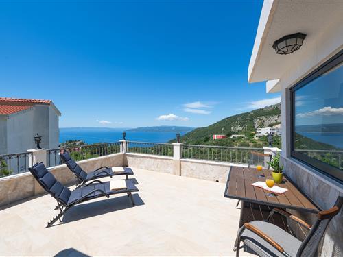 Holiday Home/Apartment - 3 persons -  - Makarska - 21300 - Makarska