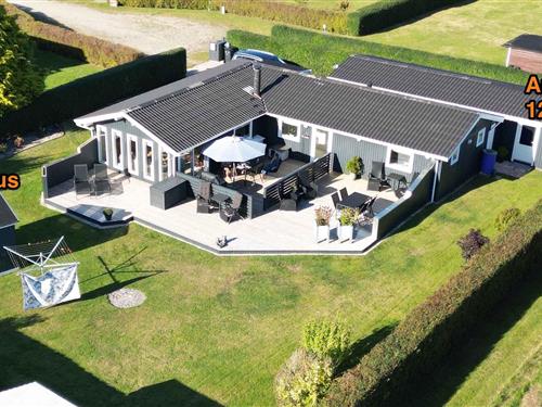 Sommerhus - 6 personer -  - Vindrosen - 4793 - Bogø